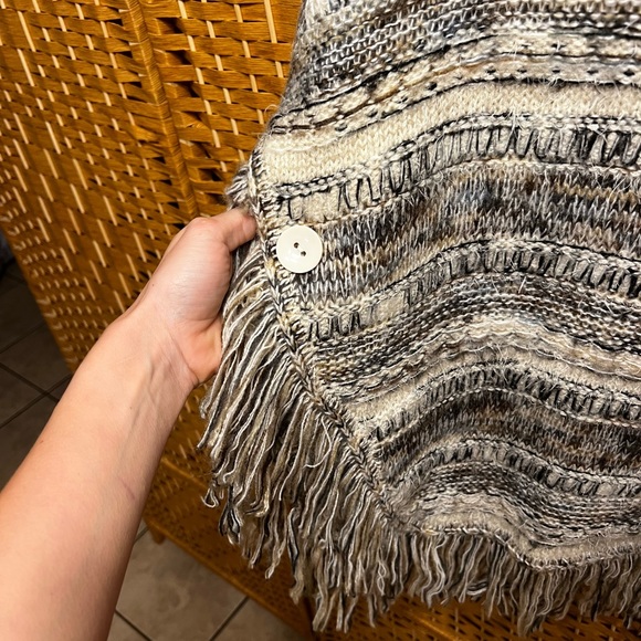 Westbound knit poncho - Picture 4 of 7